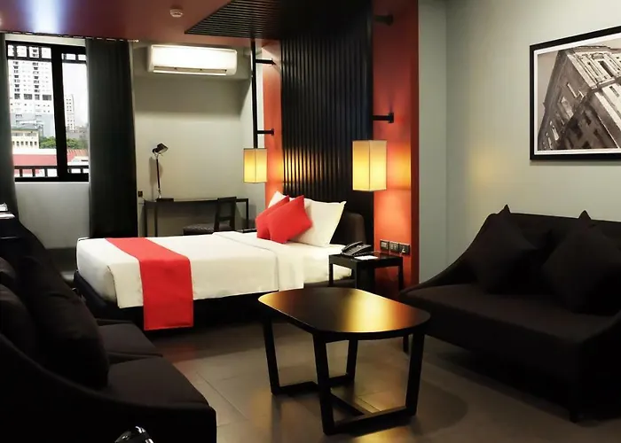 Amelie Manila